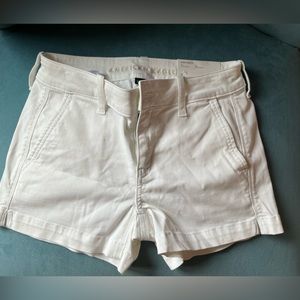 American Eagle white shorts